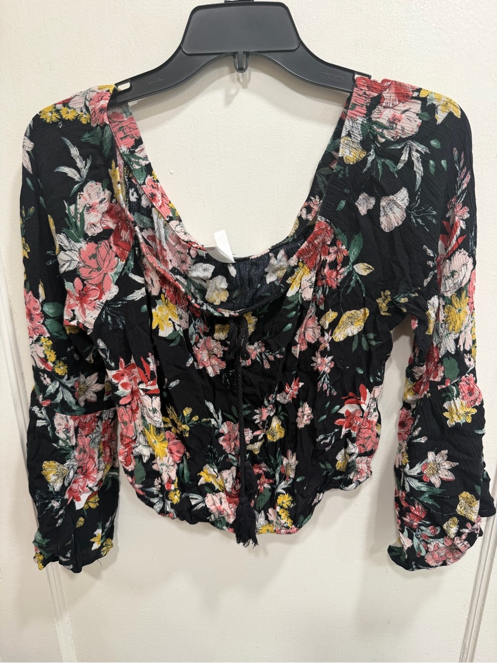 ❤️💜 5 for $20! Xhilaration Black Floral Peasant Top - Casual Smocked Blouse